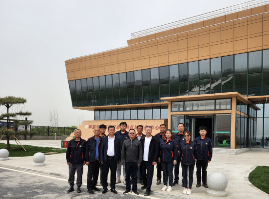集团公司向导深入施工一线检查事情，，，，，加入平原树模区组织召开的工程项目座谈会